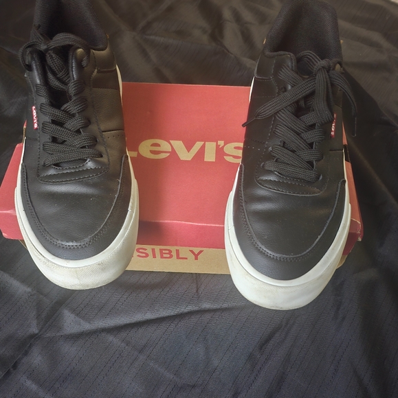 Men sneakers - Picture 2 of 3